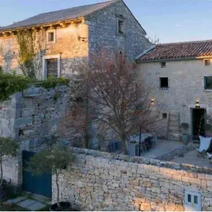 Petit 19th Century Casa, Casa Maggiolina, Istria Casa vacanze